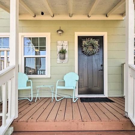 Charming Country Cottage, Walk To Main Street! Tomball Exterior foto