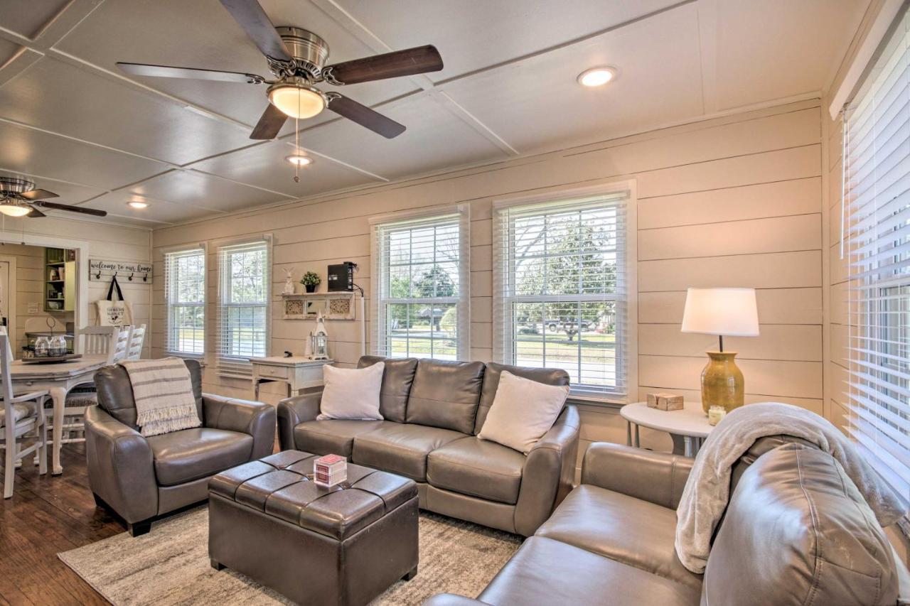 Charming Country Cottage, Walk To Main Street! Tomball Exterior foto