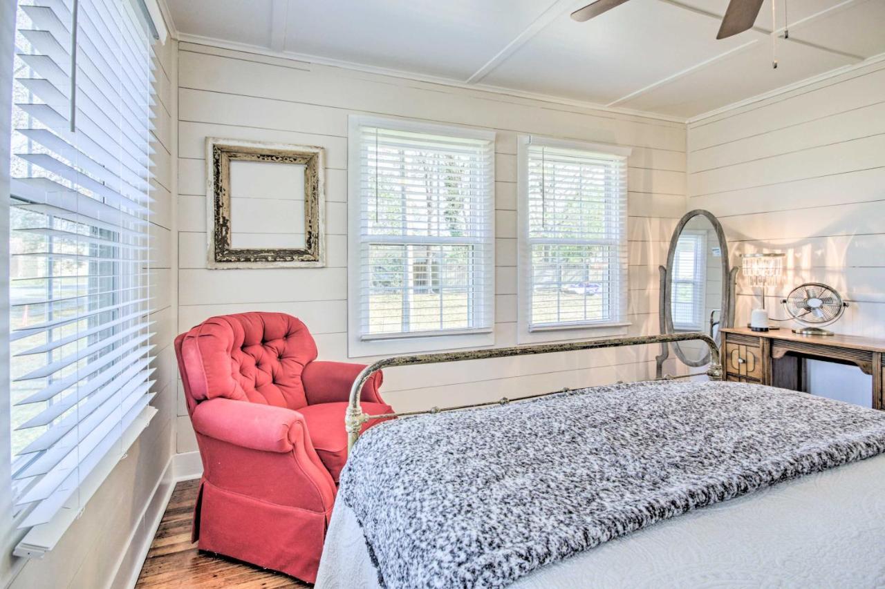 Charming Country Cottage, Walk To Main Street! Tomball Exterior foto